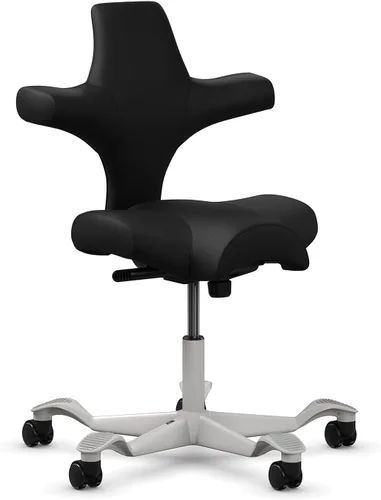 Vista 23 de HAG Capisco Sit to Stand - Silla de pie con marco negro, tapizada de ónix negro con anillo para el pie Negro Onyx