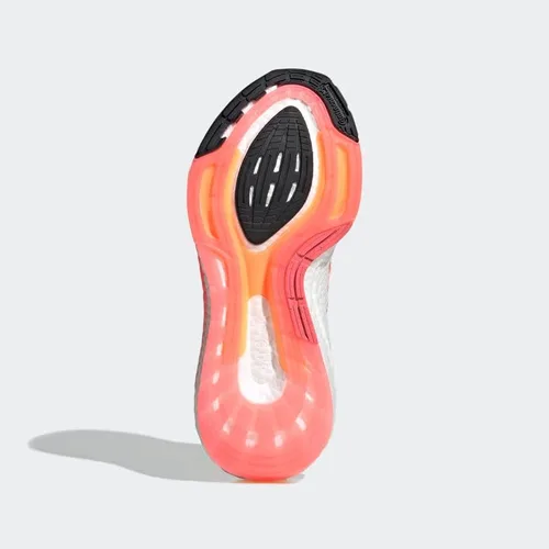 Vista 5 de adidas Tenis de correr Ultraboost 22 para mujer