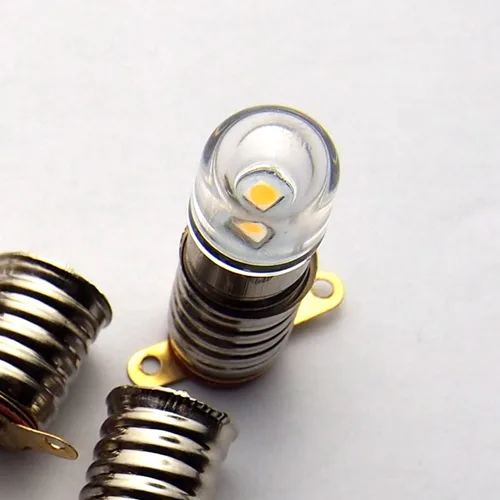 Vista 5 de Bombillas AC/DC E10, 10 bombillas de repuesto E10 de 3 voltios de color blanco frío, bombillas LED de tornillo en miniatura, 0.5 vatios 65 lm