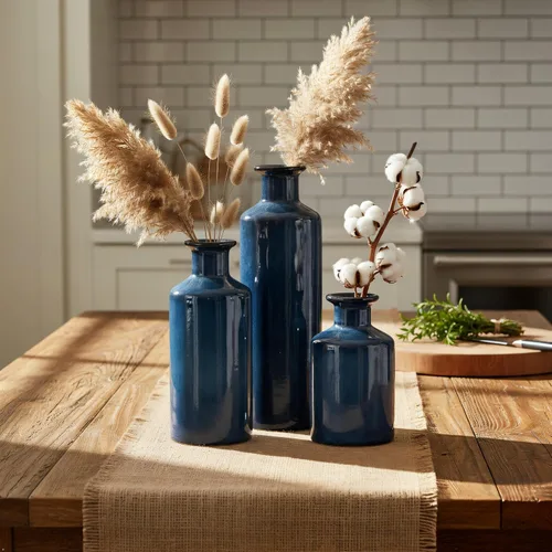 Vista 3 de Mowtanco Juego de 3 jarrones pequeños de cerámica azul, casa de campo moderna para botellas de decoración del hogar, jarrones decorativos rústicos