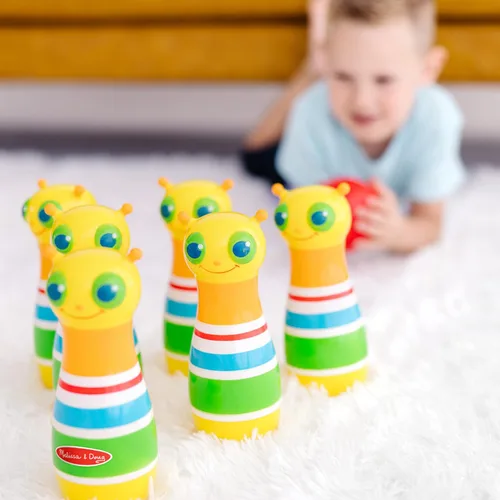 Vista 2 de Melissa & Doug Sunny Patch Giddy Buggy Juego de Bolos de Acción - 6 Pinos de Insectos, 1 Pelota de Plástico