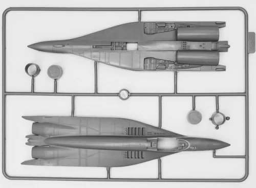 Vista 4 de ICM Modelos MiG-29 9-13 Kit de construcción de combate de primera línea soviética
