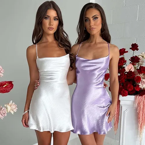 Vista 6 de Vestido corto de satén sin mangas con tirantes delgados, vestido sexy de corte bajo, acampanado, vestido de club nocturno