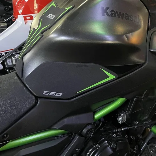 Vista 5 de TZMAPU Protector de tanque de combustible para motocicleta, compatible con Kawasaki Ninja 650 Z650, almohadilla antideslizante para tanque