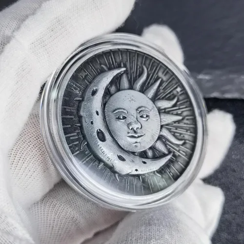 Vista 2 de Sun Moon Ouroboros - Moneda de la suerte con diseño en relieve 3D, moneda única de desafío