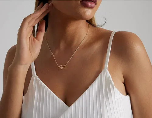 Vista 3 de CAROVO Delicado collar de flor de loto para mujer, chapado en oro de 18 quilates, minimalista, perno de rayo, circonita cúbica, colgante de cruz