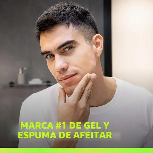 Vista 7 de Gillette Labs - Gel de afeitar espumoso rápido para hombres, sin alcohol, tinte y parabenos con vitamina B3 y algas marinas, refresca y calma