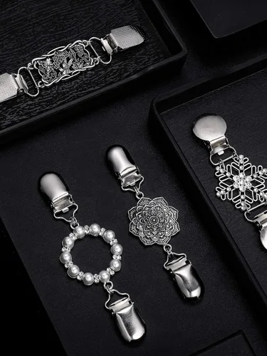 Vista 7 de Jetec 4 Pieces Vintage Sweater Shawl Clips Retro Cardigan Collar Dress Shirt Brooch Clips for Women Wearing, 4 Styles