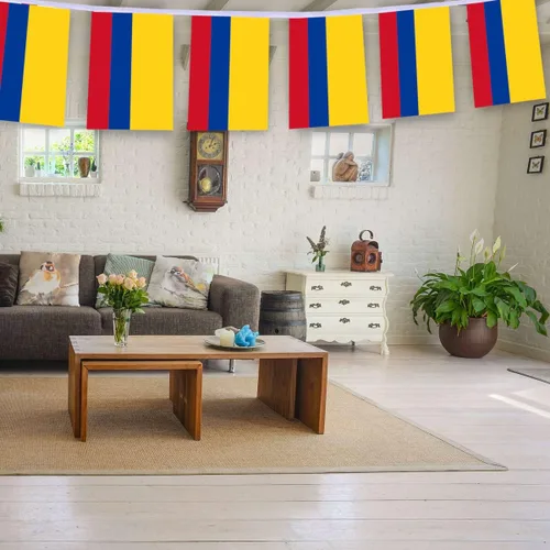 Vista 5 de MacLand 30 guirnaldas de bandera de Colombia, banderines colombianos de 32 pies, pancarta decorativa para decoración de patio interior al aire libre