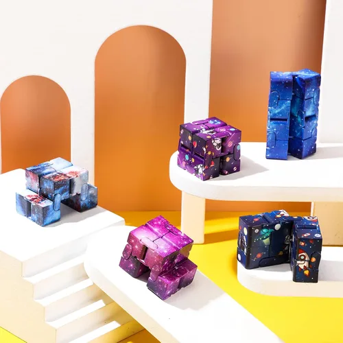 Vista 4 de Zhanmai 10 cubos de galaxia infinito a granel, regalos de astronauta espacial, sensorial, alivio del estrés y la ansiedad, manos frescas, mini cubo