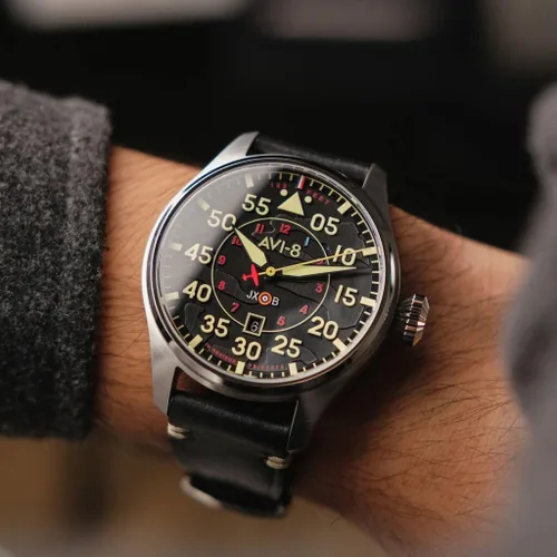 Vista 5 de AVI-8 Watch Hawker Hurricane Clowes Chronograph Limited Edition Genuine Leather Strap
