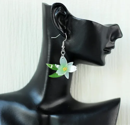 Vista 3 de Genshin Impact - Aretes colgantes de flores Cecilia de Venti accesorios de cosplay regalo coleccionable para jugadores y fanáticos del anime joyería