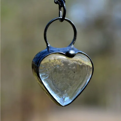 Vista 8 de Handmade Glass Chunky Heart Necklace