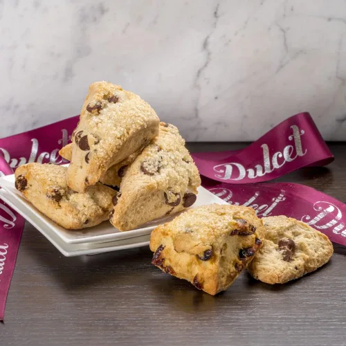 Vista 2 de Dulcet Gift Baskets Artesano Scone - Lata de regalo para el día del padre, pasteles gourmet para papá, abuelo, novio o compañero de trabajo.