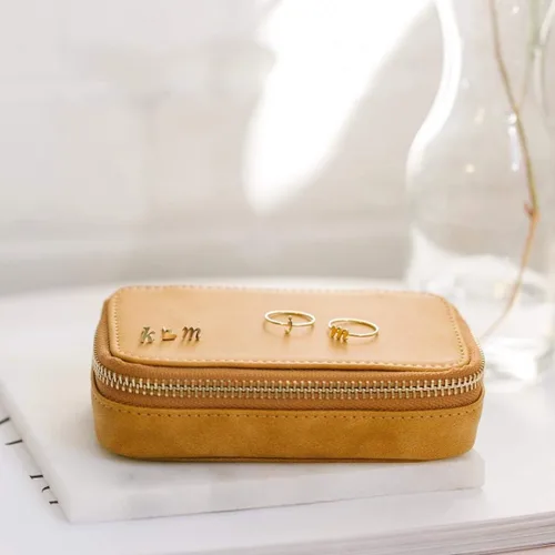 Vista 7 de Estuche de joyería de viaje caja organizadora de joyas de cuero con cremallera para niñas y mujeres regalo con collar de terciopelo aretes soporte