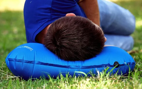 Vista 6 de Almohada inflable ultraligera para viajes y campamentos, compresible y cómoda para lumbar, campamento, senderismo (azul)
