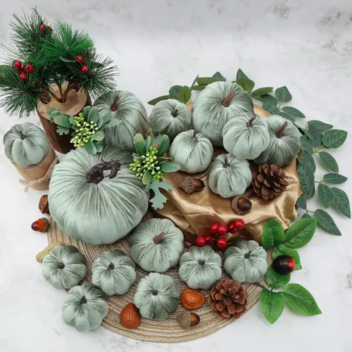 Vista 5 de Woration 16 piezas de terciopelo de tamaño surtido de calabaza artificial decoración de tela envuelta en otoño cosecha calabaza otoño mesa centro