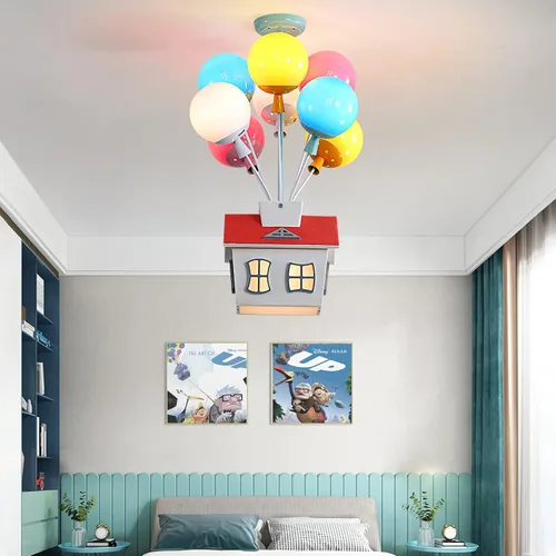 Vista 3 de Lámpara de techo con forma de casa para niños, araña de madera con forma de caricatura, con pantalla acrílica, lámpara de techo Sputnik