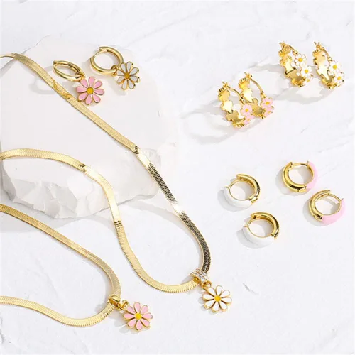 Vista 2 de Aretes de aro pequeños con diseño de margarita para mujeres, adolescentes y niñas, delicados chapados en oro de 18 quilates, esmaltados, flores