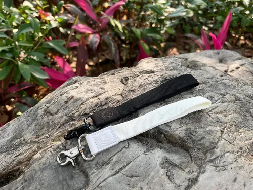 Vista 4 de DQL Correa de muñeca para llaves para mujeres y hombres, llavero de muñeca para llaves de automóvil, insignia, cartera y correa de muñeca para Negro