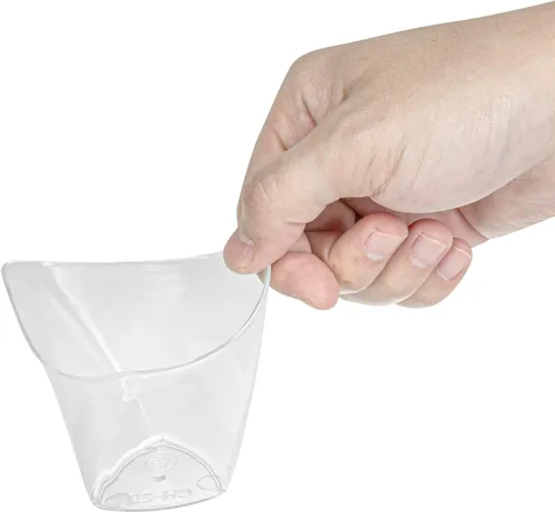 Vista 7 de Restaurantware Vasos pequeños de 4 onzas para servir 20 tiradores de postres triangulares, diseño Crescendo desechable, mini tazas de postre
