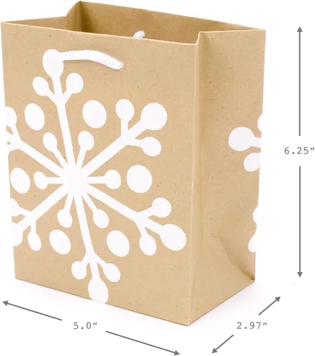 Vista 3 de Hallmark - Juego de bolsas de regalo pequeñas de 6 pulgadas para fiestas (paquete de 5; rojo, blanco y kraft) Copos de nieve, rayas, Feliz (5XGB1798)