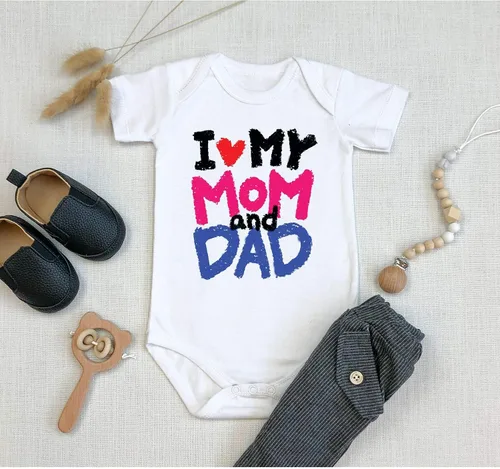 Vista 3 de TripleBDesigns I Love My Mom and Dad - Mameluco para bebé recién nacido