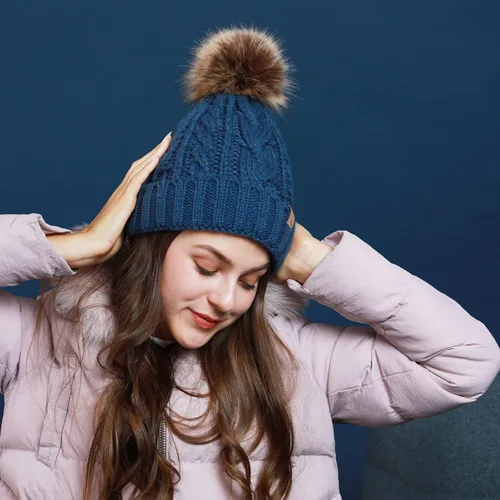 Vista 6 de REDESS Gorro de invierno con pompón para mujer con forro polar cálido gorro de esquí grueso y holgado de punto de nieve