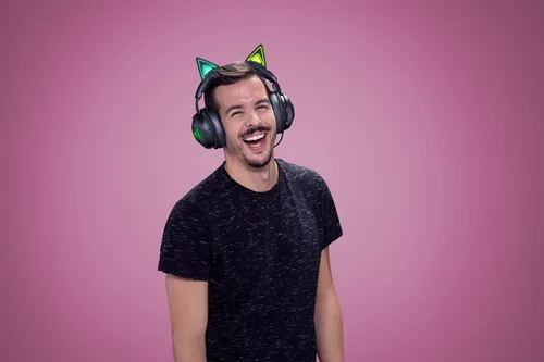 Vista 7 de Auriculares Razer Kraken Kitty V2 USB con cable RGB: Orejas de Kitty Chroma - Iluminación reactiva para transmisión - Micrófono cardioide HyperClear