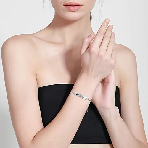 Vista 2 de Kurafeel Pulseras de alerta médica personalizadas para mujeres, hombres y niños, cadena cubana grande de 0.315in, pulseras de identificación médica