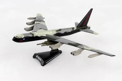 Vista 2 de Daron Worldwide Trading B-52 Stratofortress Vehículo (Escala 1:300)