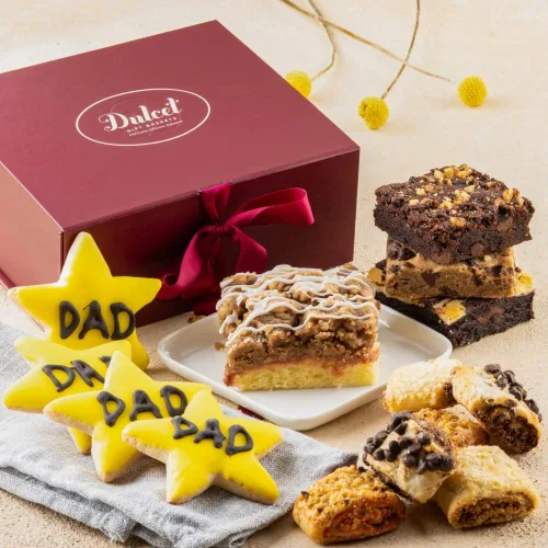 Vista 12 de Dulcet Gift Baskets Caja de regalo de la colección de chocolate definitiva rellena con brownie de dulce de leche, rugelah escamoso, pastel