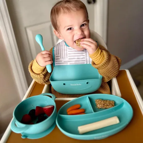 Vista 6 de Bazzle Baby Foodie Feeding Set for babies - roll up bib suction plate, bowll