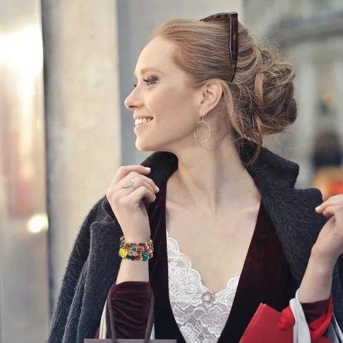 Vista 6 de VONRU - Conjuntos de pulseras bohemias para mujer 6 juegos de pulseras elásticas apilables multicolor estilo hippie joyas finas
