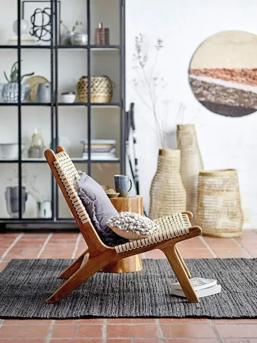 Vista 2 de Bloomingville Jarrón decorativo de 20 pulgadas de hierba marina natural tejida a mano