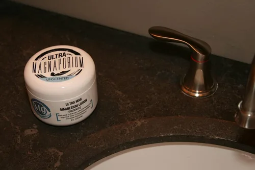 Vista 5 de Loción con infusión de magnesio Ultra Mag - Sin perfume - más de 500 mg/cucharadita de minerales de magnesio de los fondos marinos Zechstein