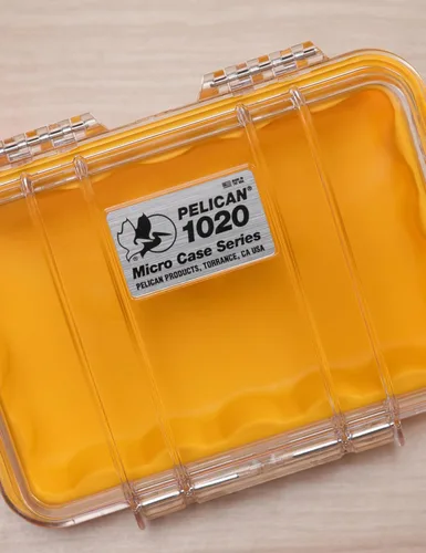 Vista 4 de Pelican 1020 Micro Case (Amarillo/Transparente)