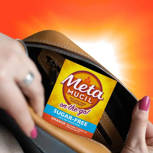 Vista 3 de Metamucil Paquetes para llevar, sin azúcar, 44 paquetes, suplemento de fibra de cáscara de psyllium 4 en 1, sabor a naranja, porciones individuales