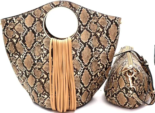 Vista 3 de Bolso bandolera con flecos de piel vegana con estampado de leopardo de serpiente