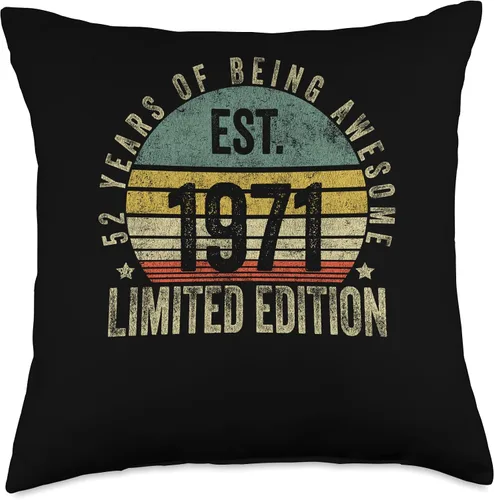 Vista 4 de Vintage 52 Year Old Est 1971 Limited Edition 52nd Birthday Throw Pillow