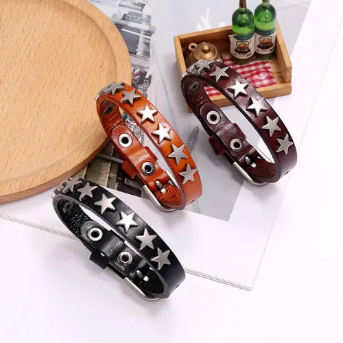 Vista 5 de YWMAN 2 pulseras góticas con tachuelas de pentagrama – Pulsera de cuero vintage con estrella – Pulsera de muñeca de roca hebilla joyería