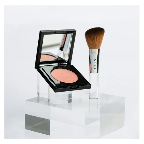 Vista 2 de Idun Minerals - Brocha para rubor - Suave, en ángulo para aplicación bronceadora y rubor - Cerdas esponjosas pulen suavemente - Barrido suave
