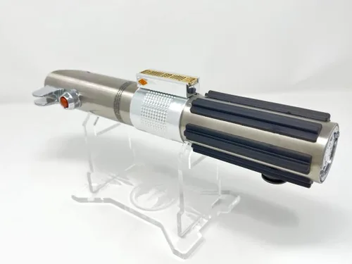 Vista 8 de Galaxy's Edge Star Wars Anakin Skywalker Legacy - Paquete de sable láser con soporte grabado exclusivo Saber Tech