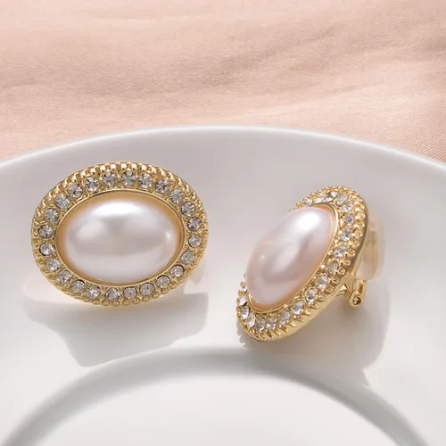 Vista 44 de Yoursfs Aretes de clip de perlas blancas grandes para mujer, chapados en oro de 18 quilates, hipoalergénicos, sin perforaciones, joyería brillante