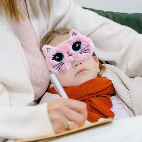 Vista 7 de LUOZZY Linda máscara para dormir de animales de felpa suave, bonita máscara para dormir con ojos de gato de dibujos animados para mujeres y niñas