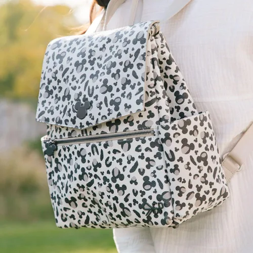 Vista 7 de Freshly Picked Mini mochila clásica convertible para pañales, Mickey Leopardo, talla única , Clásico