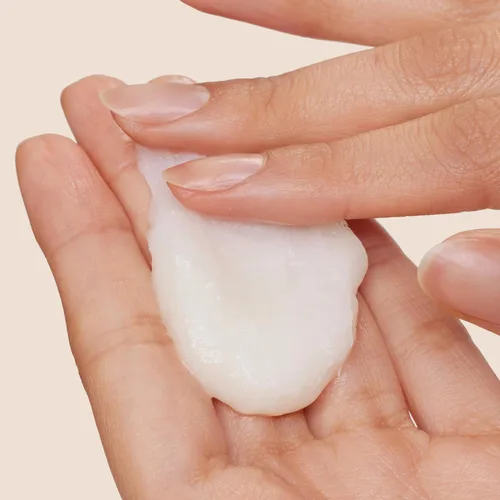 Vista 3 de Origins Reinventing the Heel Foot Cream para pies secos y agrietados Alivia la piel seca Con manteca de karité, aceite de jojoba y ácido