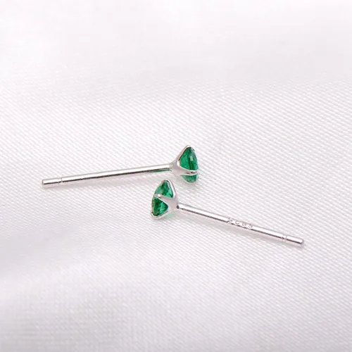 Vista 3 de Aretes de plata de ley con circonita cúbica verde esmeralda para mujer