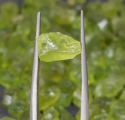 Vista 9 de Krishiv Exports - 10 piezas, peridoto natural, piedra preciosa en bruto, peridoto verde, peridoto suelto, semiprecioso crudo, joyería de peridoto