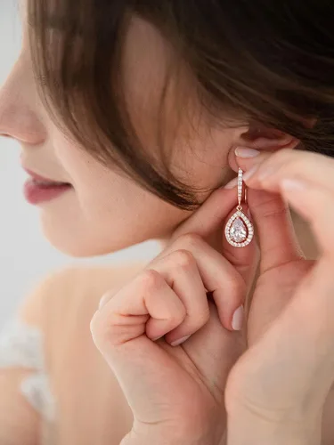 Vista 3 de SWEETV Juego de joyas de boda en forma de lágrima de cristal para novias, birdesmaids, diamantes de imitación de circonita cúbica para novia, collar